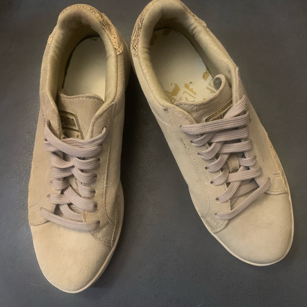 Puma Originals Suede Woman’s Sneakers Beige/Cream Snakeskin sz 7